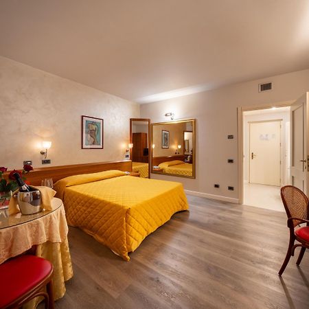 Hotel Motel Sporting Montodine 外观 照片